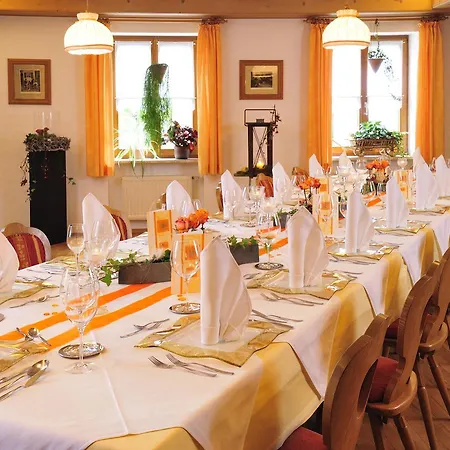 Hotel Gruener Baum 3*