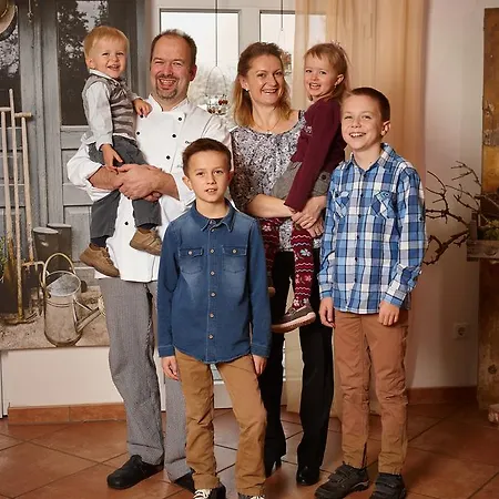 Hotel Gruener Baum 3*