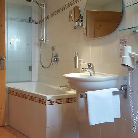 Hotel Gruener Baum 3*