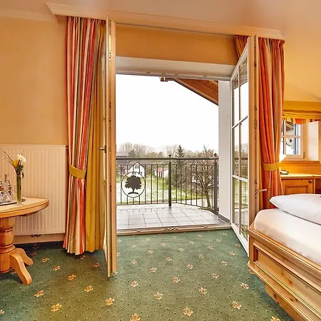 Hotel Gruener Baum 3*