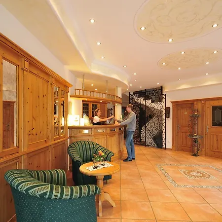 Hotel Gruener Baum 3*
